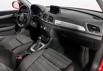 Подержанный автомобиль Audi Q3 2016 года (15 фото)