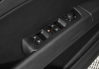 Подержанный автомобиль Skoda Superb Wagon 2014 года (12 фото)