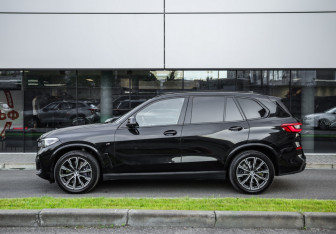 Подержанный автомобиль BMW X5 2019 года (9 фото)