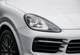 Подержанный автомобиль Porsche Cayenne 2021 года (11 фото)