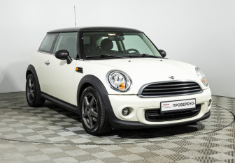 Подержанный автомобиль MINI Hatch 2011 года (3 фото)