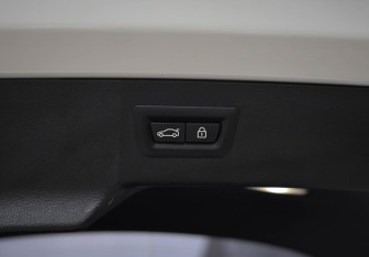 Подержанный автомобиль BMW X6 2018 года (25 фото)