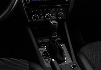 Подержанный автомобиль Skoda Octavia Liftback 2019 года (13 фото)