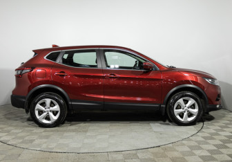 Подержанный автомобиль Nissan Qashqai 2019 года (4 фото)