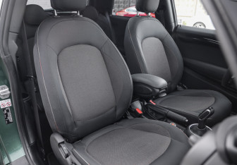 Подержанный автомобиль MINI Hatch 2020 года (27 фото)