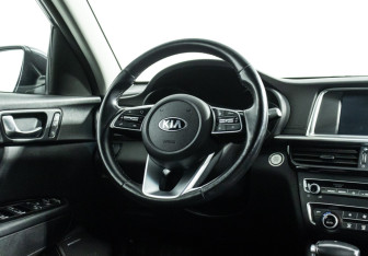 Подержанный автомобиль Kia Optima Sedan 2018 года (22 фото)