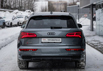 Подержанный автомобиль Audi Q5 2019 года (6 фото)