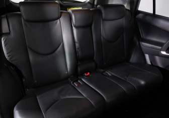 Подержанный автомобиль Toyota RAV4 2008 года (24 фото)