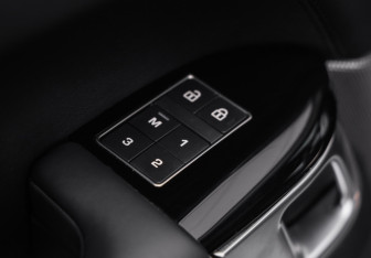 Подержанный автомобиль Land Rover Range Rover Sport 2021 года (25 фото)