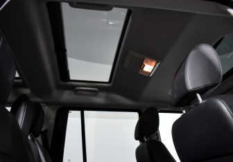 Подержанный автомобиль Land Rover Discovery 2012 года (24 фото)
