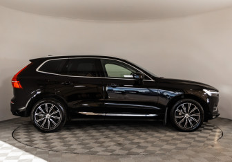 Подержанный автомобиль Volvo XC60 2021 года (4 фото)