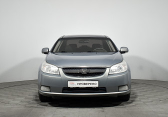 Подержанный автомобиль Chevrolet Epica 2010 года (2 фото)