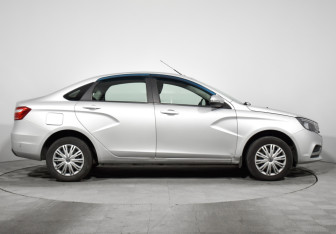 Подержанный автомобиль LADA (ВАЗ) Vesta Sedan 2019 года (4 фото)