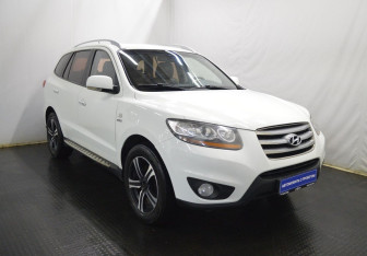 Подержанный автомобиль Hyundai Santa Fe 2010 года (3 фото)