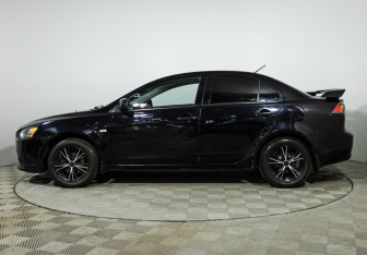 Подержанный автомобиль Mitsubishi Lancer Sedan 2012 года (8 фото)