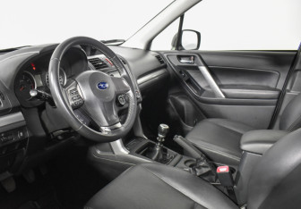 Подержанный автомобиль Subaru Forester Suv 2014 года (8 фото)