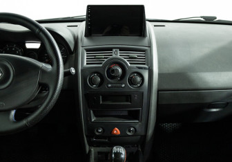 Подержанный автомобиль Renault Megane Sedan 2006 года (14 фото)