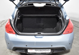 Подержанный автомобиль Peugeot 308 Hatchback 2011 года (16 фото)