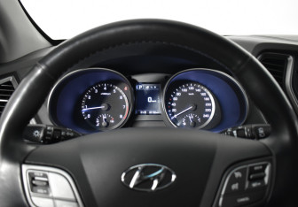 Подержанный автомобиль Hyundai Santa Fe 2015 года (14 фото)