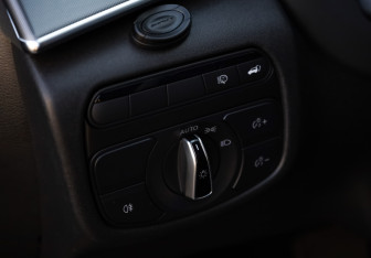 Подержанный автомобиль Infiniti QX50 2018 года (15 фото)