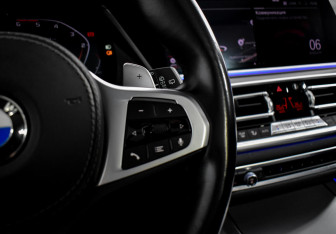 Подержанный автомобиль BMW X5 2020 года (31 фото)