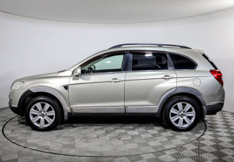 Подержанный автомобиль Chevrolet Captiva 2007 года (8 фото)