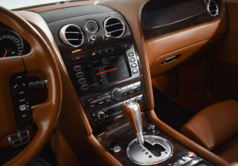 Подержанный автомобиль Bentley Continental GT Coupe 2007 года (16 фото)