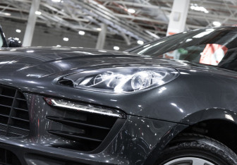 Подержанный автомобиль Porsche Macan 2018 года (2 фото)