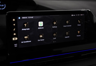 Подержанный автомобиль Changan UNI-V 2024 года (15 фото)