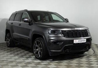 Подержанный автомобиль Jeep Grand Cherokee 2017 года (3 фото)