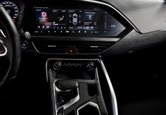 Подержанный автомобиль Geely Tugella 2022 года (19 фото)