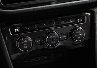 Подержанный автомобиль Volkswagen Tiguan 2019 года (16 фото)