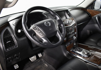 Подержанный автомобиль Nissan Patrol 2011 года (9 фото)