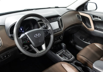 Подержанный автомобиль Hyundai Creta 2019 года (11 фото)