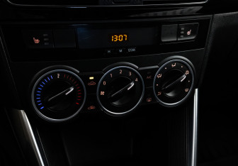 Подержанный автомобиль Mazda CX-5 2014 года (15 фото)