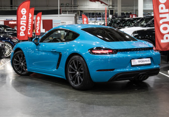Подержанный автомобиль Porsche Cayman 2018 года (10 фото)