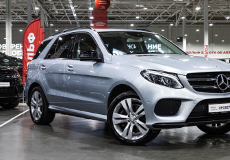 Подержанный автомобиль Mercedes-Benz GLE 2016 года (5 фото)