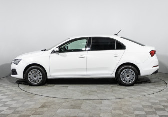 Подержанный автомобиль Skoda Rapid Liftback 2020 года (8 фото)