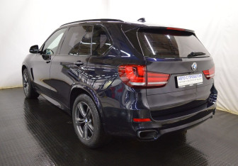 Подержанный автомобиль BMW X5 2015 года (7 фото)