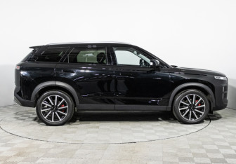 Подержанный автомобиль Jaecoo J7 2023 года (4 фото)