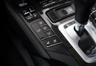 Подержанный автомобиль Porsche Cayenne 2017 года (19 фото)
