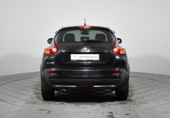 Подержанный автомобиль Nissan Juke 2011 года (6 фото)