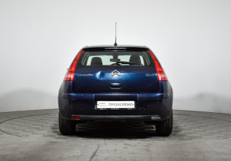 Подержанный автомобиль Citroen C4 Hatchback 2009 года (6 фото)