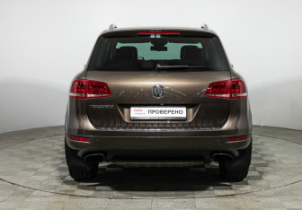 Подержанный автомобиль Volkswagen Touareg 2013 года (6 фото)