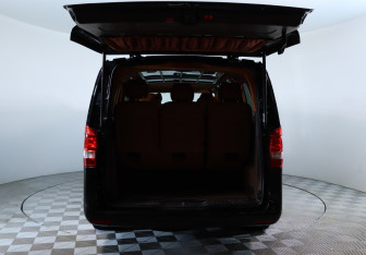 Подержанный автомобиль Mercedes-Benz Vito 2021 года (7 фото)