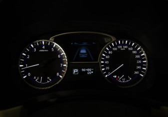 Подержанный автомобиль Infiniti QX60 2017 года (14 фото)
