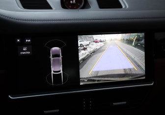 Подержанный автомобиль Porsche Cayenne 2019 года (18 фото)