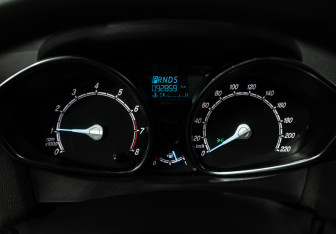 Подержанный автомобиль Ford Fiesta Hatchback 2016 года (12 фото)