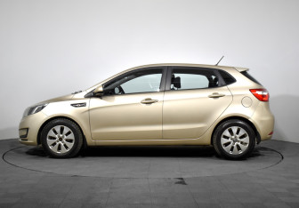 Подержанный автомобиль Kia Rio Hatchback 2014 года (8 фото)
