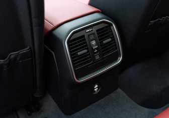 Новый Porsche Macan 2025 (19 фото)